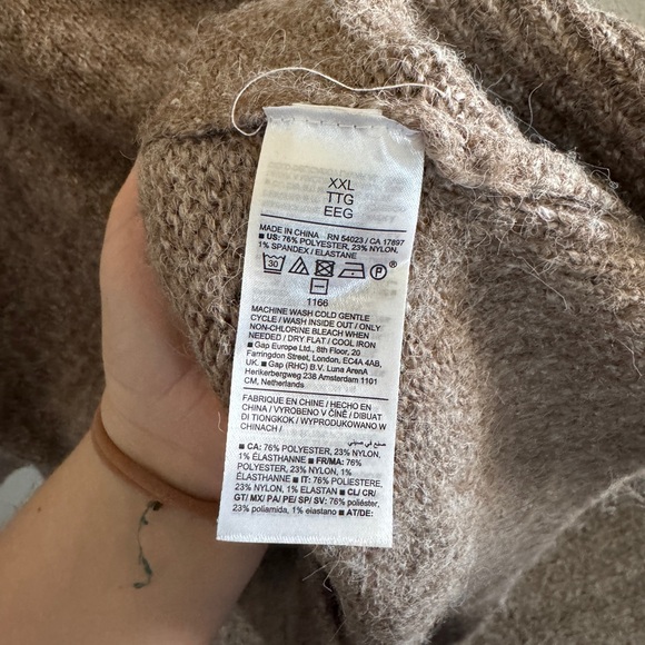 Old Navy Crewneck Sweater in Brown - Picture 3 of 3